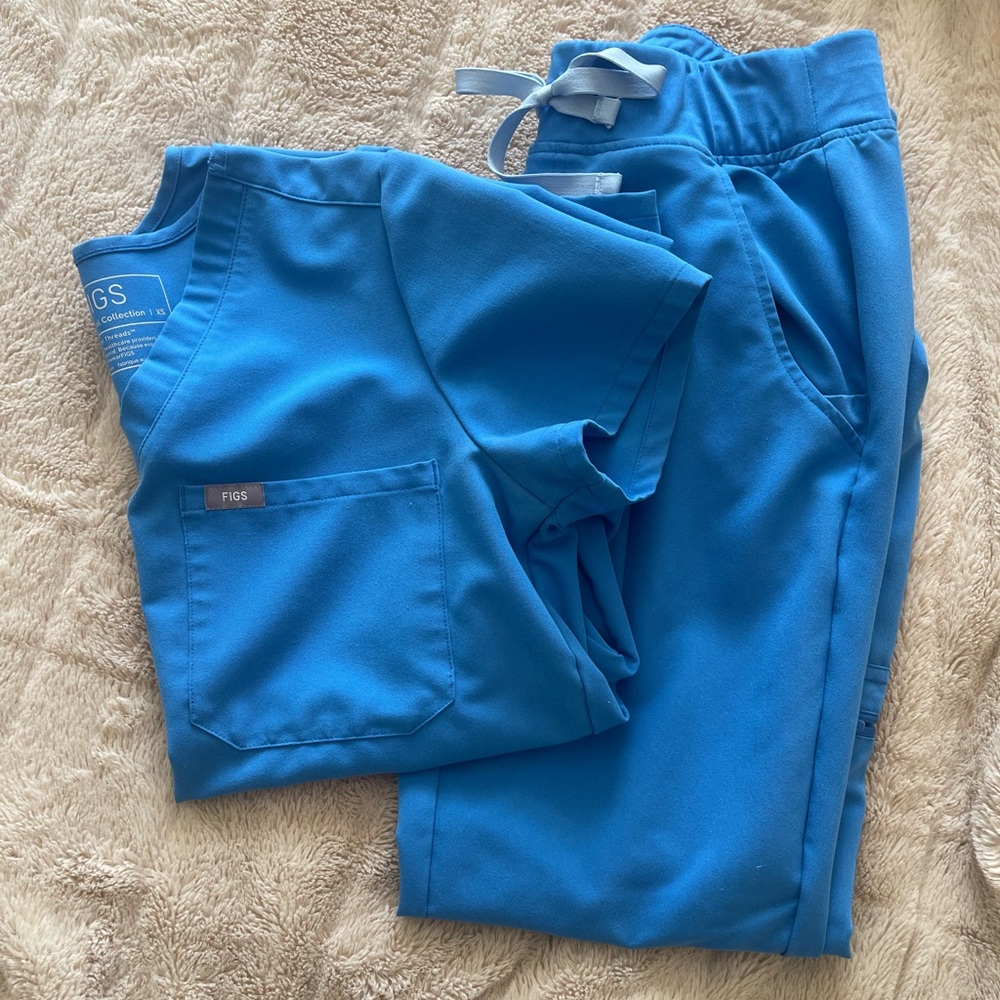 Extra small one pocket figs top with extra small joggers